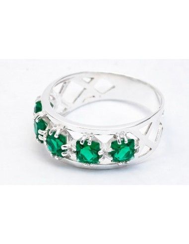 Серебряный перстень с зелеными камнями